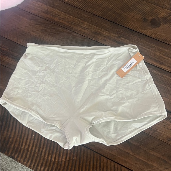 Skims Fits Everybody Boy Shorts - Picture 5 of 8